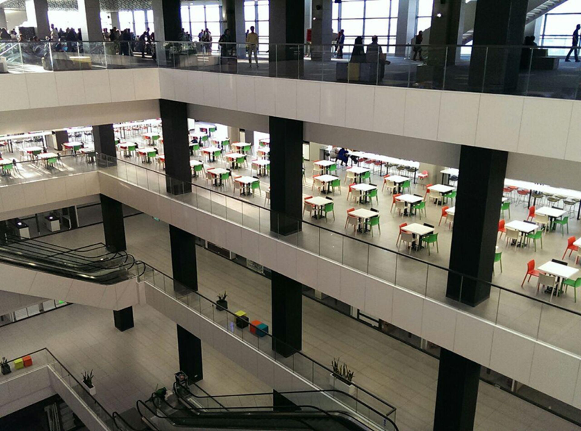 طبقات فودکورت پاساژ چارسو تهران