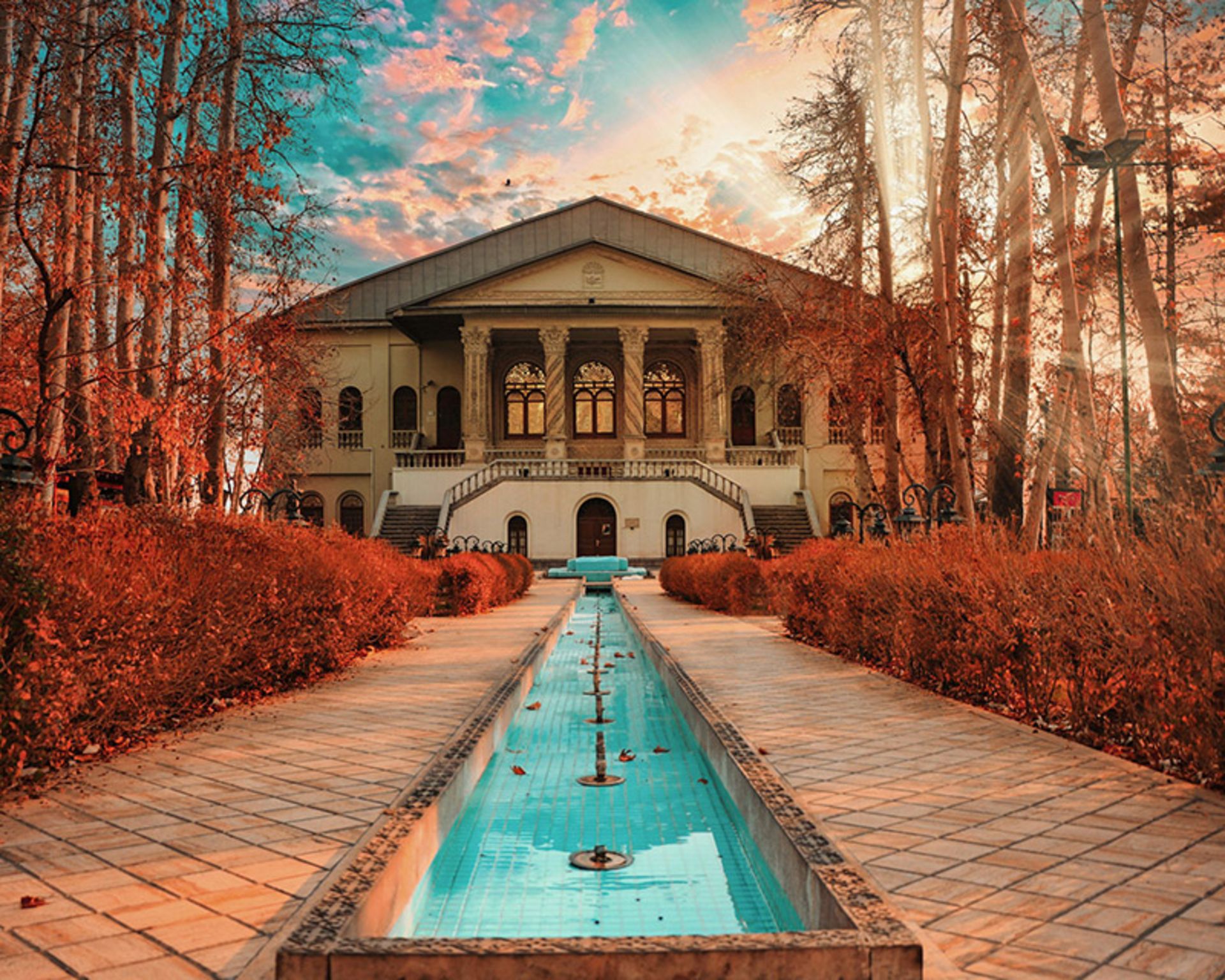 باغ فردوس تهران در فصل پاییز