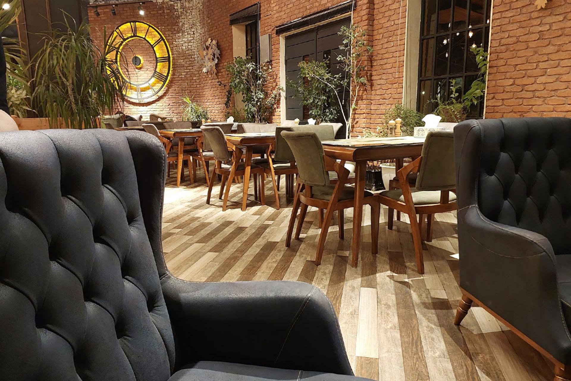 دکوراسیون فست فود سورنا شاهرود