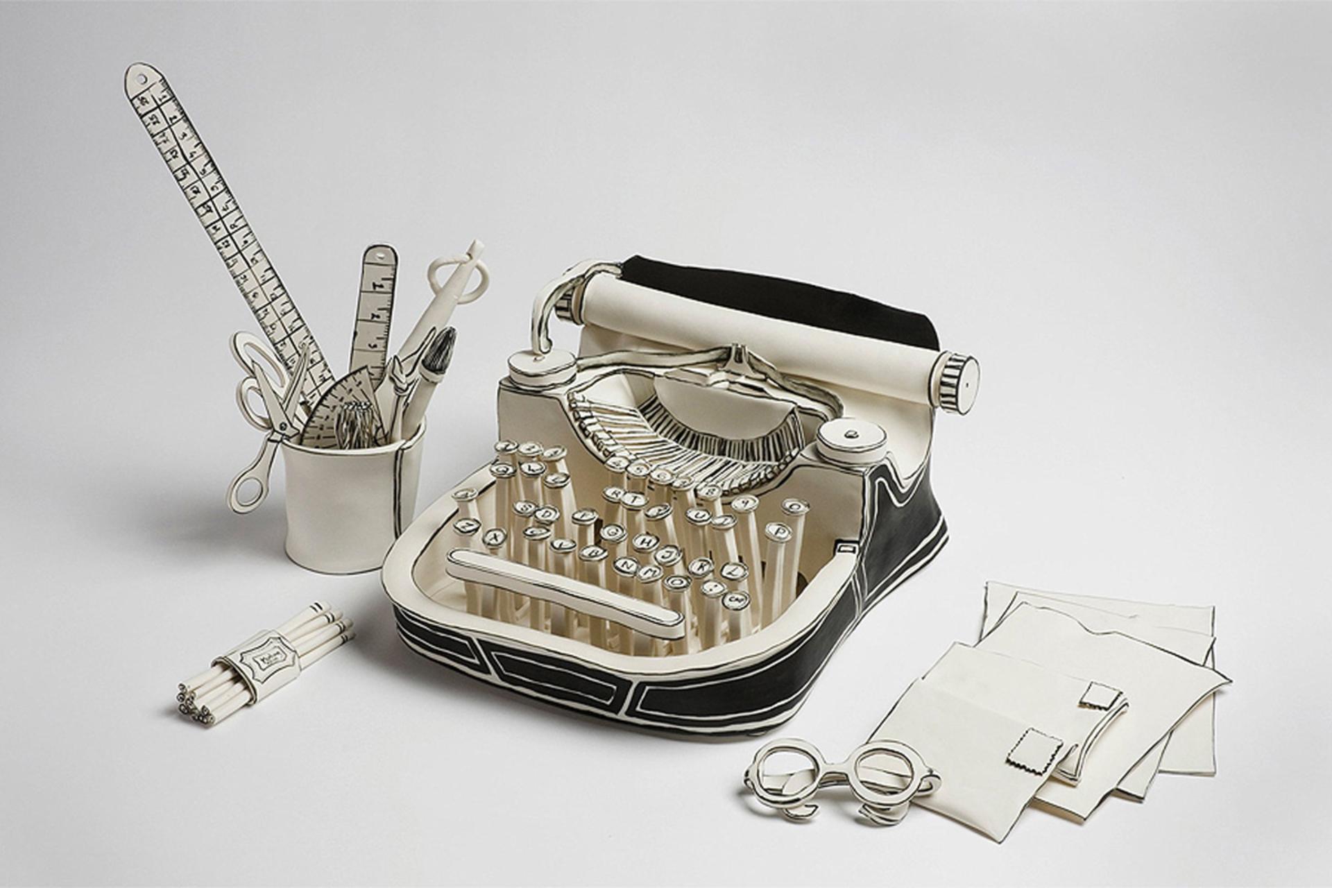 مجسمه رومیزی ماشین تحریر