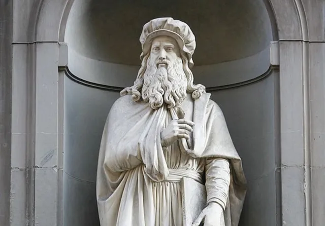 مجسمه لئوناردو داوینچی