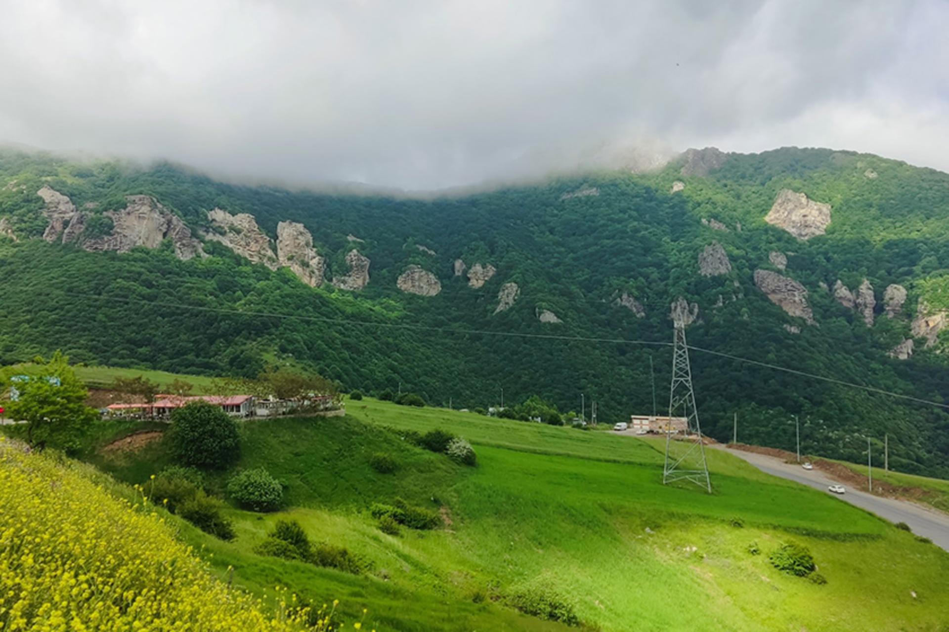 دشت و دامنه های سرسبز گردنه حیران