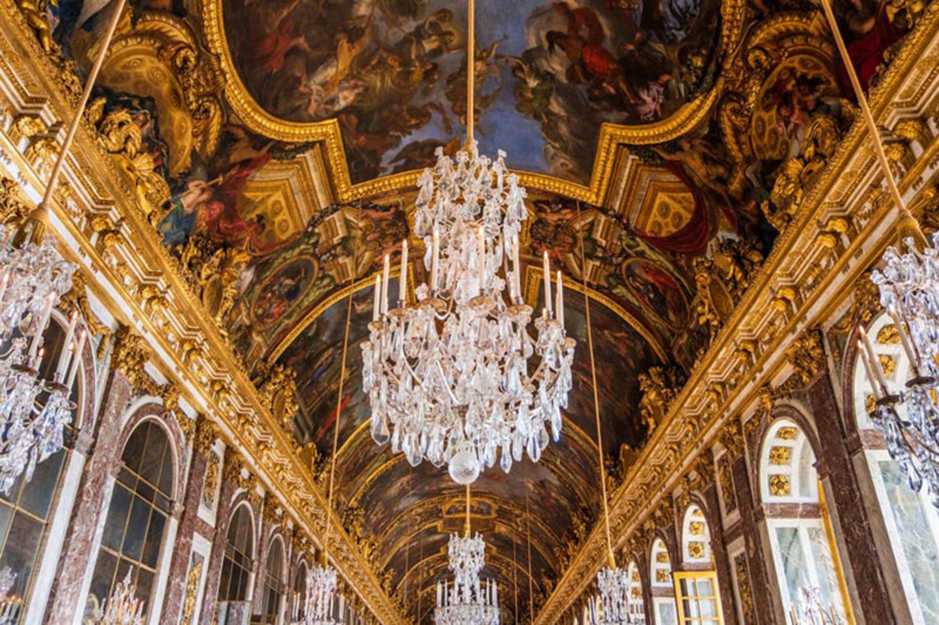 نقاشی های سقف تالار آینه کاخ ورسای، فرانسه