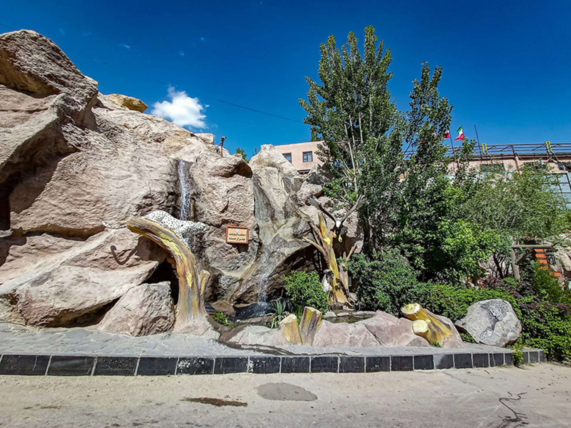 گنجنامه همدان در فصل بهار