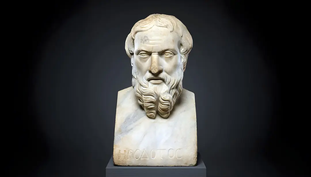 مجسمه مرمرین هرودوت (Herodotus) با ریش بلند و نگاهی متفکرانه
