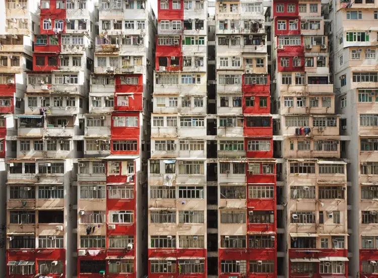 ساختمان‌های مسکونی متراکم و قدیمی در شهر هنگ کنگ (Hong Kong)