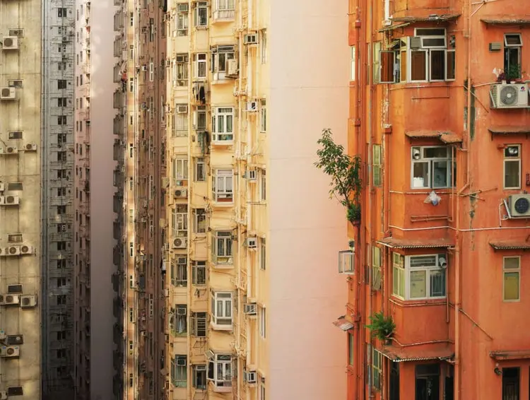 ساختمان‌های بلند و متراکم در شهر هنگ‌کنگ (Hong Kong) با تراکم بالا
