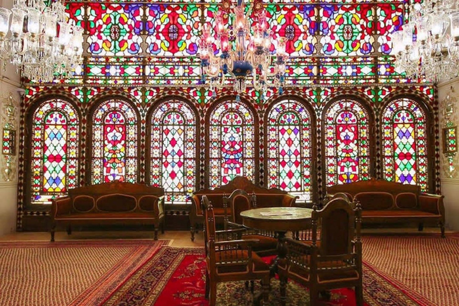 فضای داخلی عمارت انگورستان ملک