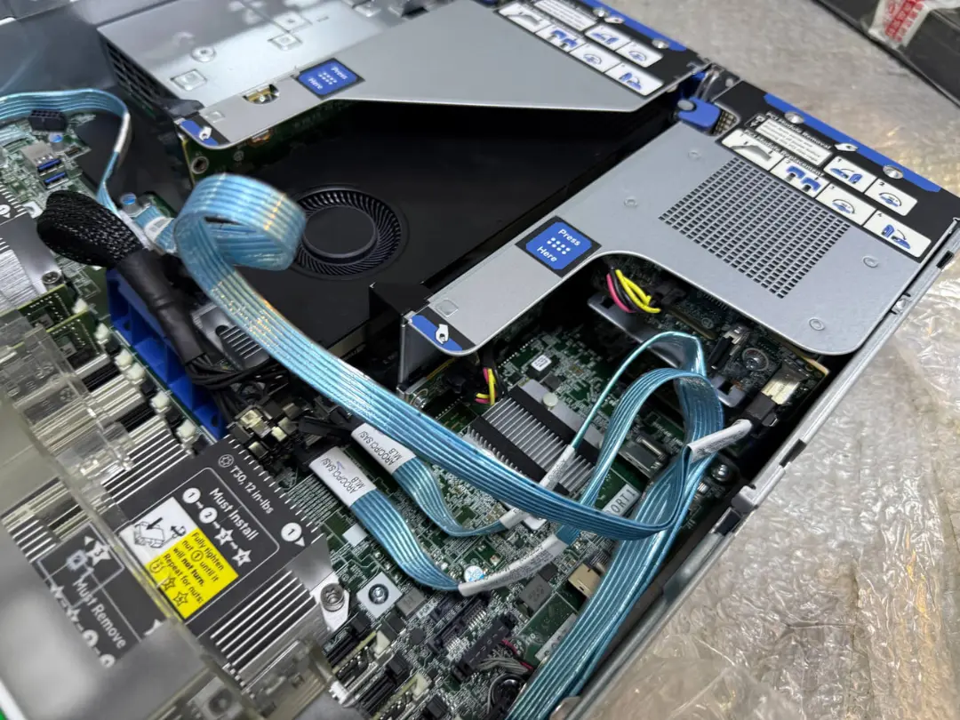 قطعات سخت‌افزاری و برد اصلی سرور HPE ProLiant نسل ده