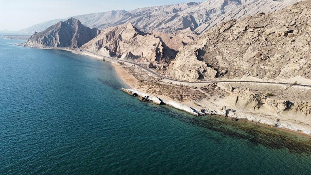 جاده گردنه عشاق در خلیج فارس
