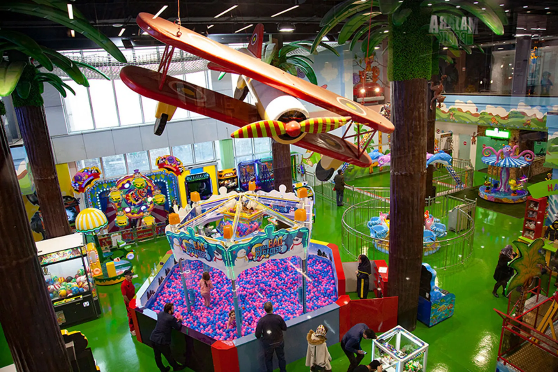 اپال کیدز در مرکز خرید اپال