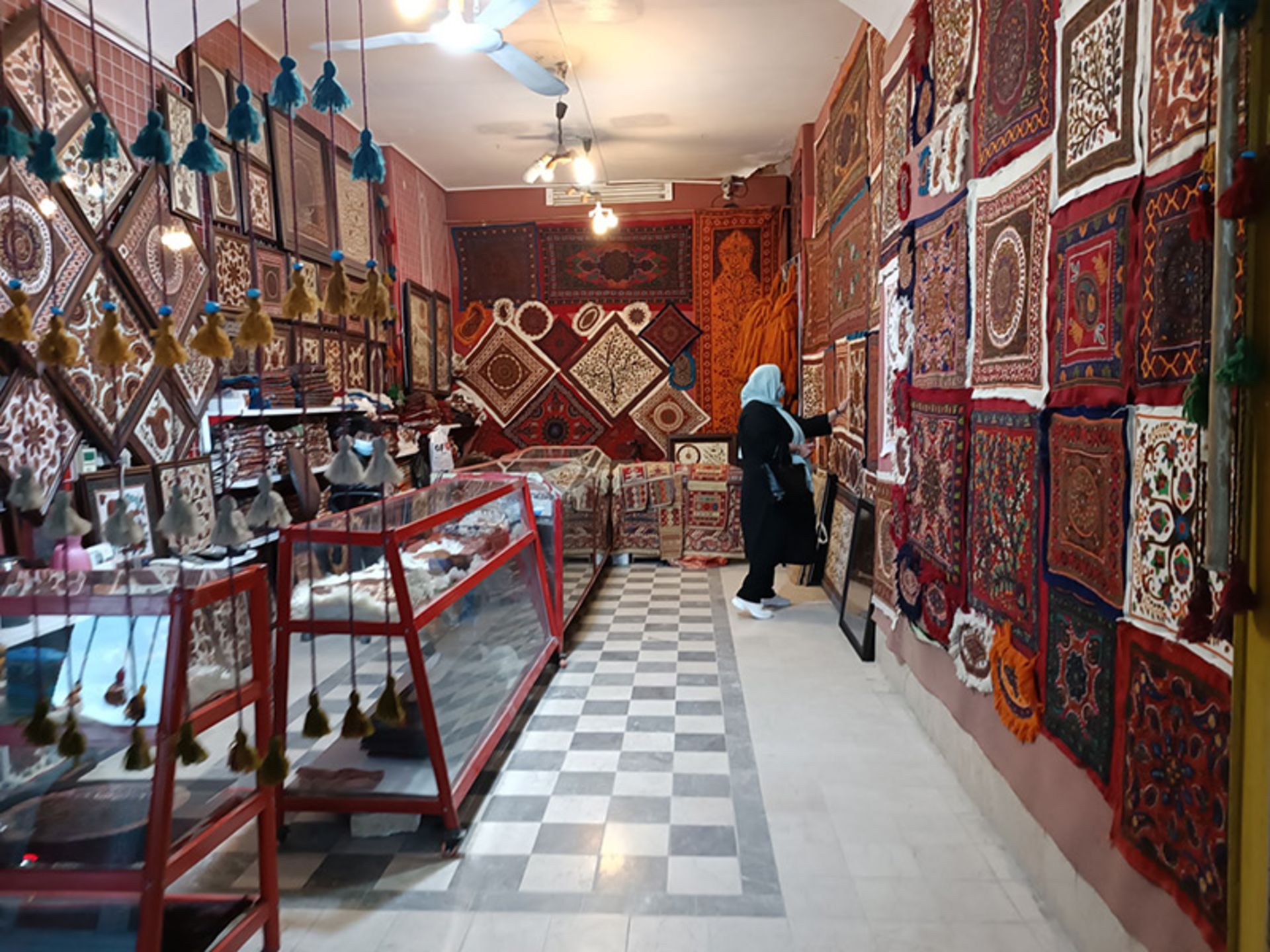 مغازه پته فروشی در بازار سنتی کرمان