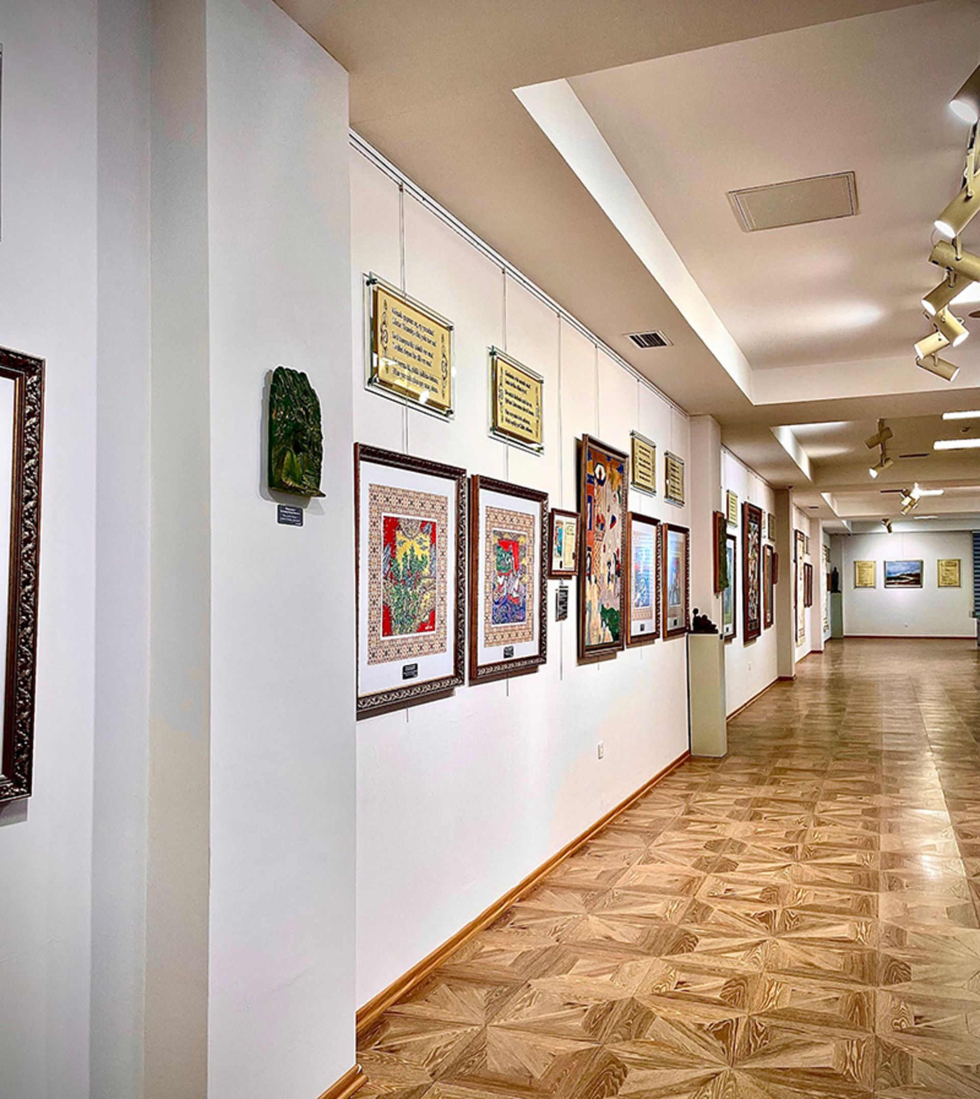 موزه گنجه در جوار آرامگاه نظامی گنجوی