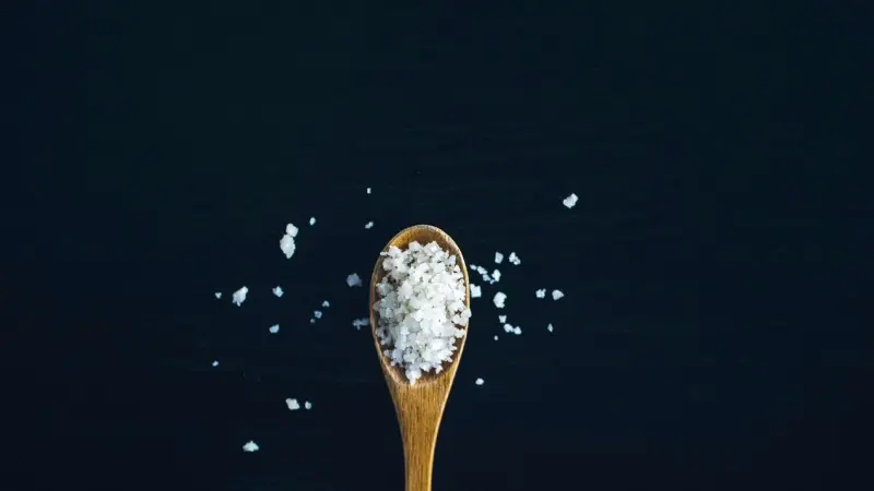 یک قاشق چای خوری نمک