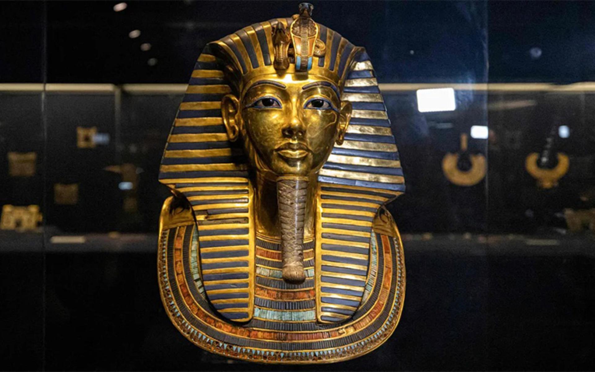 مجسمه فرعون در موزه بزرگ مصر