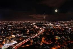 چشم انداز شهر تهران در شب