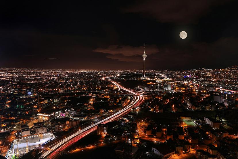 چشم انداز شهر تهران در شب