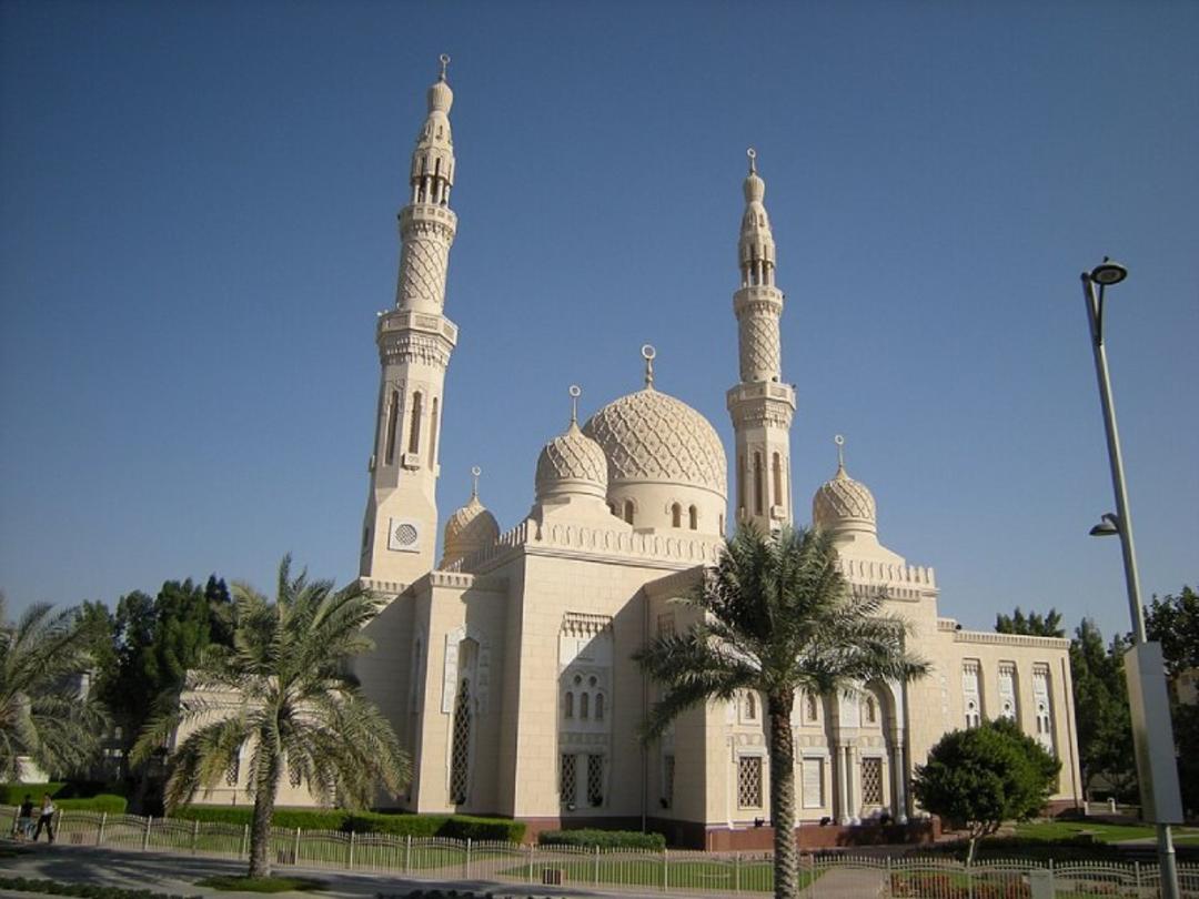 ساختمان مسجد جمیرا دبی