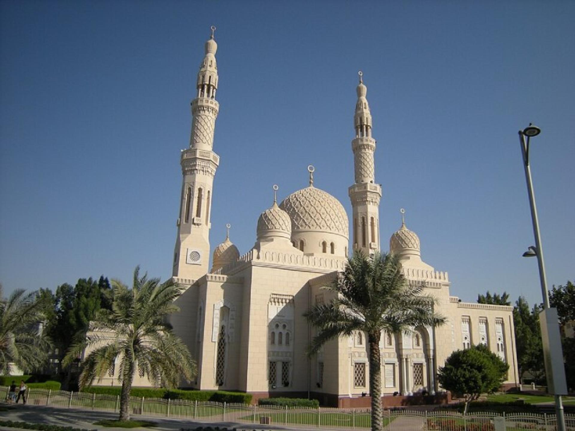 ساختمان مسجد جمیرا دبی