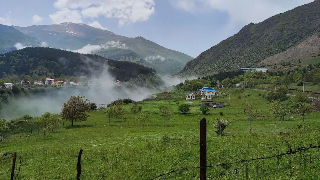خانه های ییلاقی در روستای کوهستانی جواهرده
