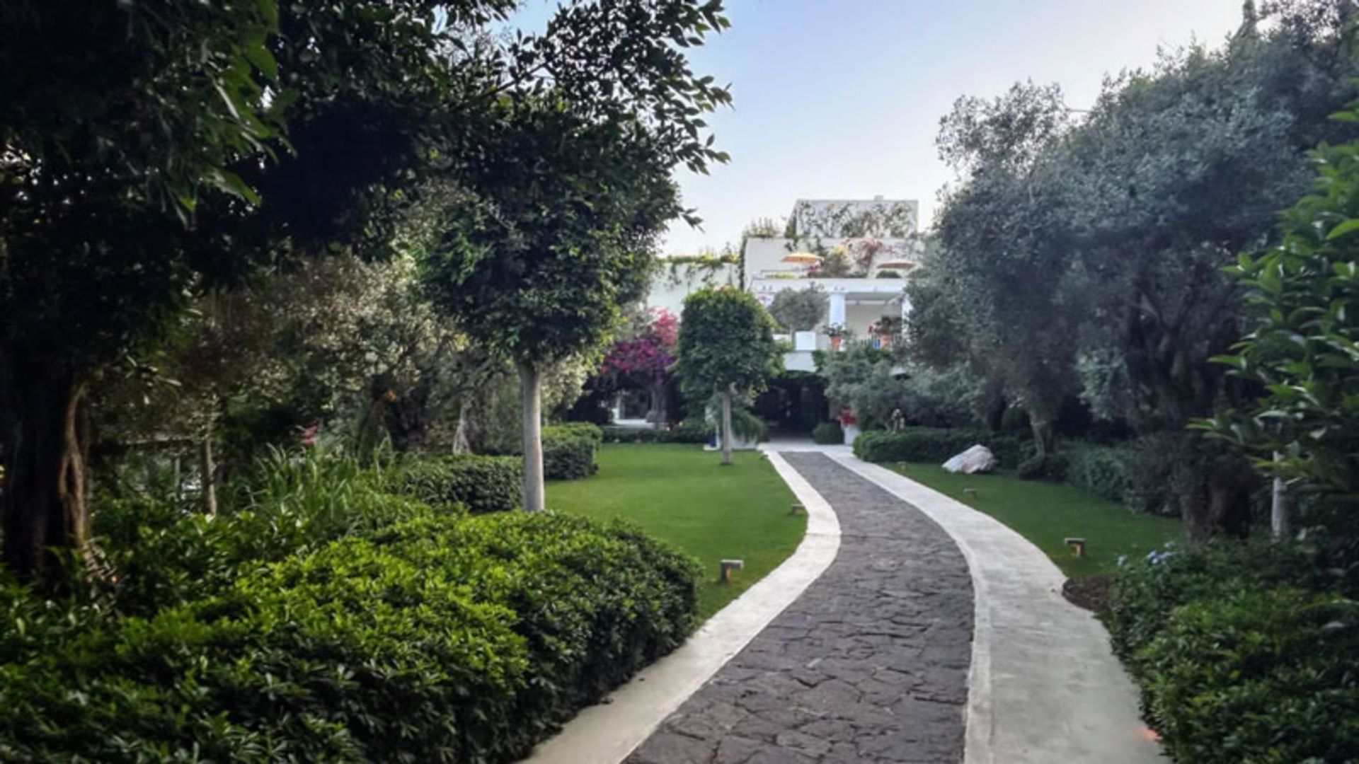 ویلا ماچاکیزی بدروم با فضای سبز