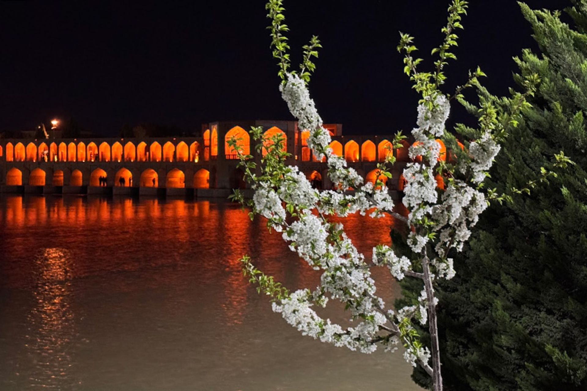 نورپردازی پل خواجو در عید نوروز