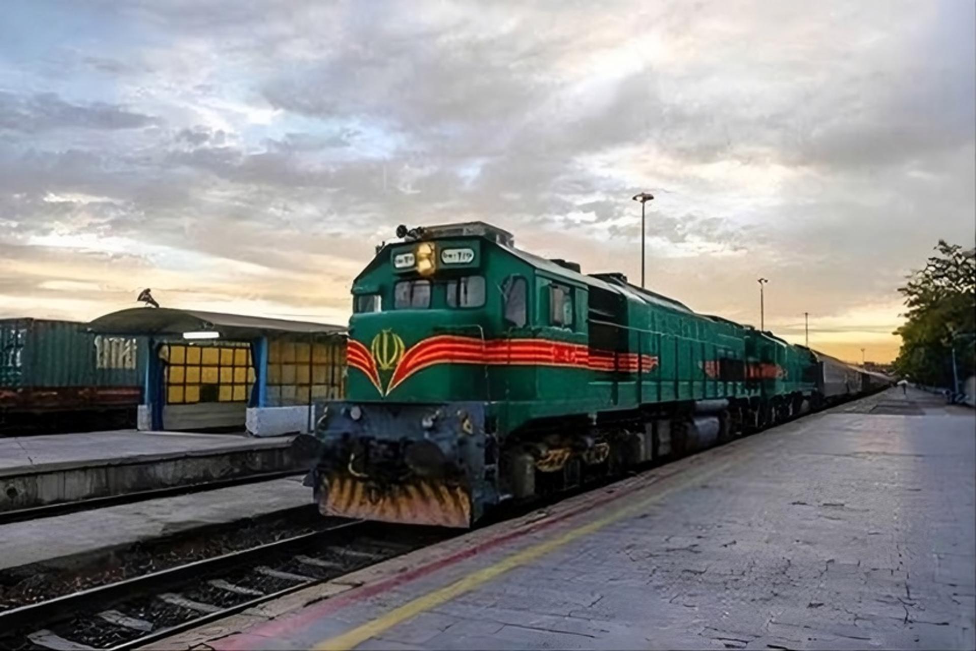تردد قطارها در محور مشهد تهران از سر گرفته شد