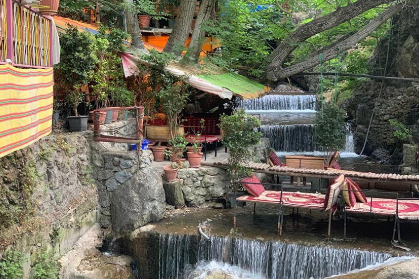 سفره خانه های حاشیه رودخانه دربند