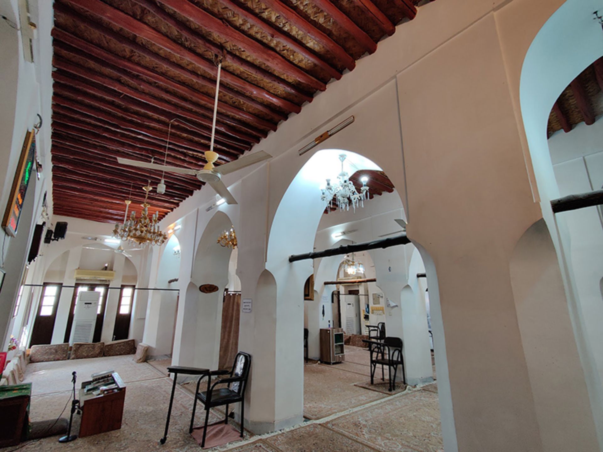 فضای داخلی مسجد کوفه بوشهر