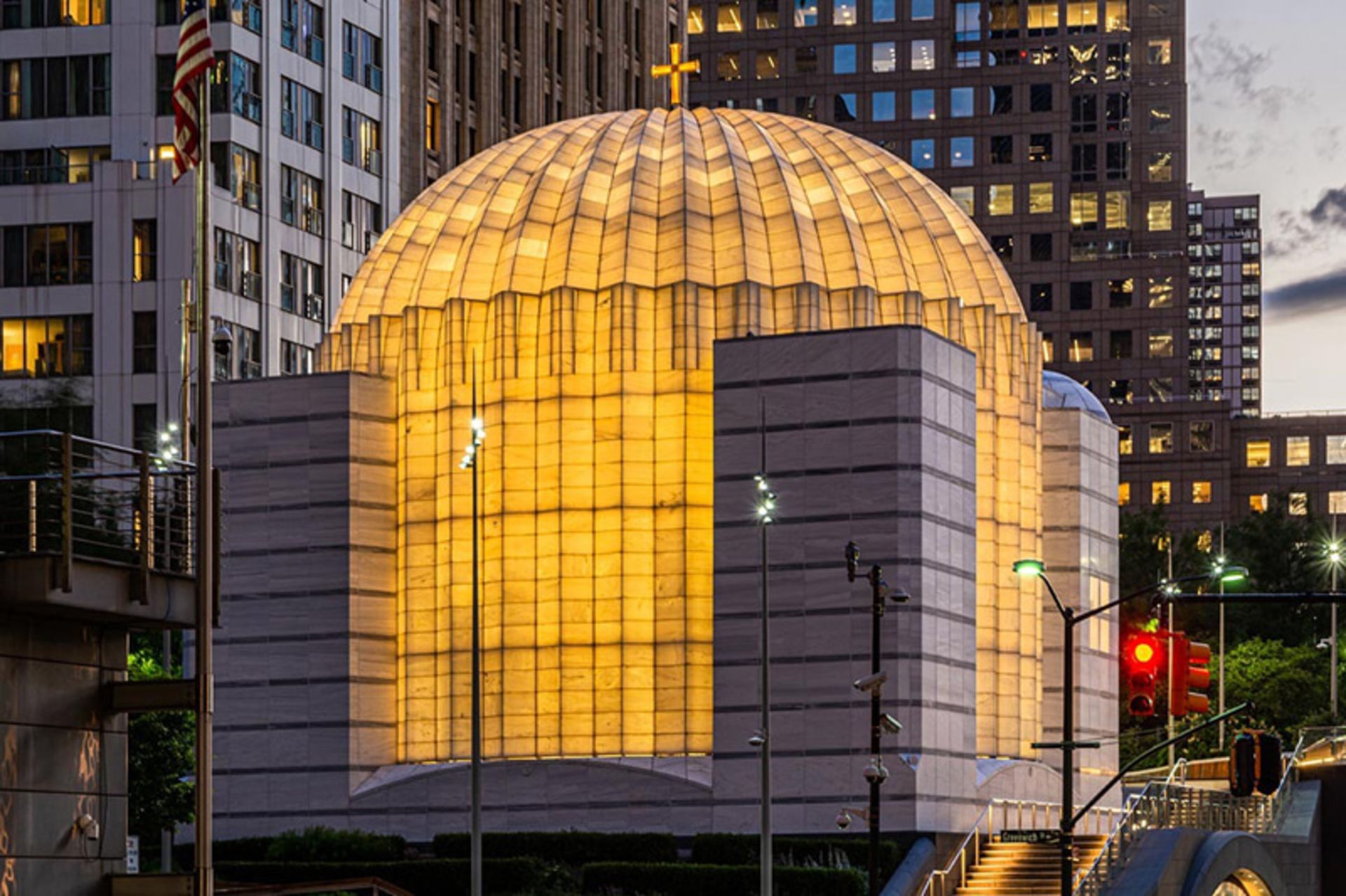 معماری مربعی ساختمان کلیسای سنت نیکولاس