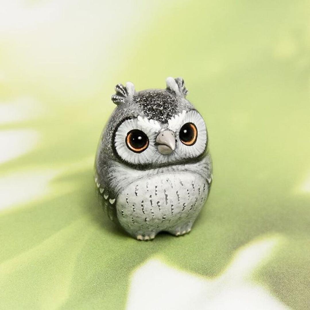 مجسمه مینیاتوری جغد (Owl) با جزئیات دقیق و چشم‌های درشت