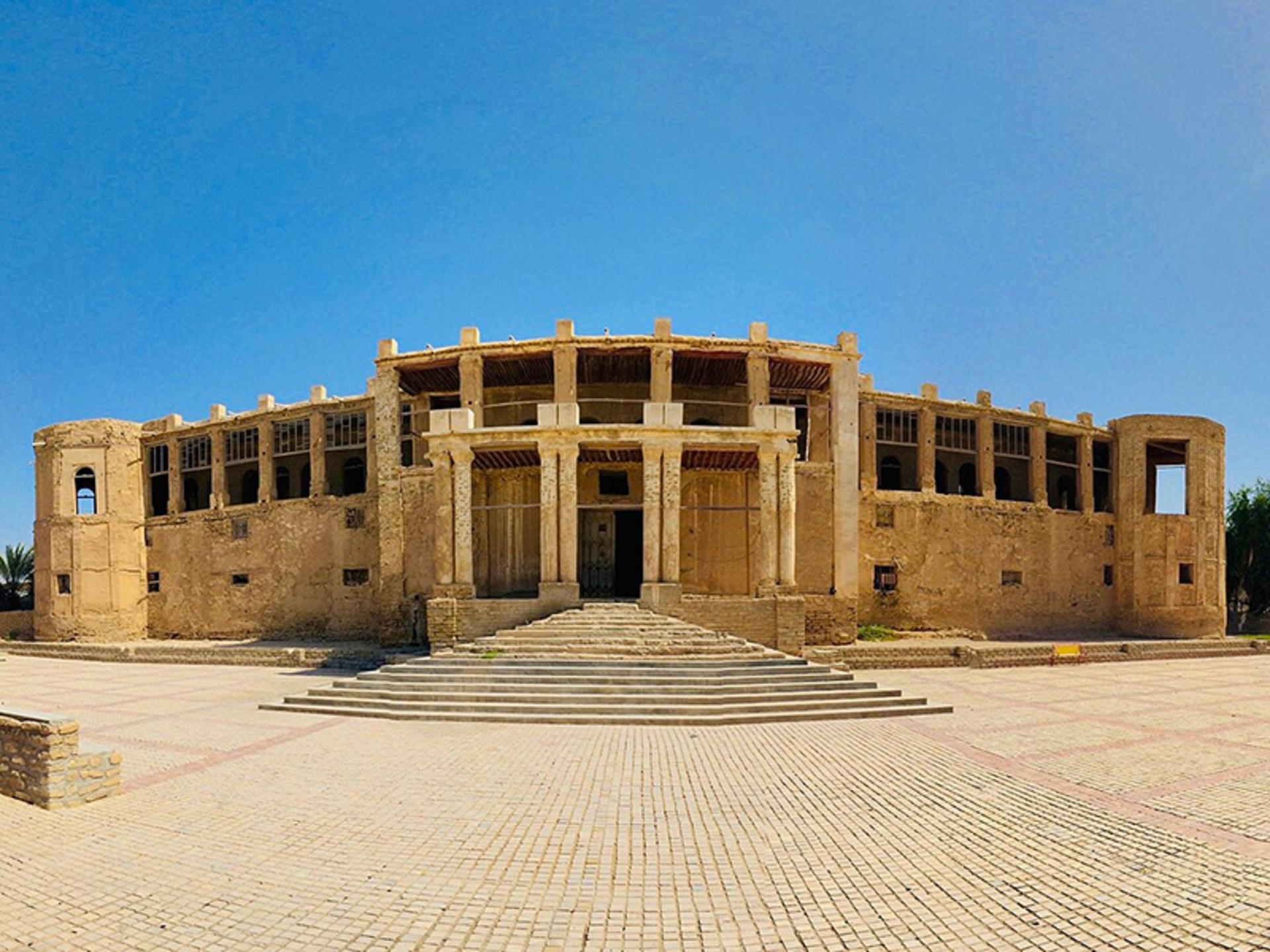 بقایای عمارت ملک بوشهر