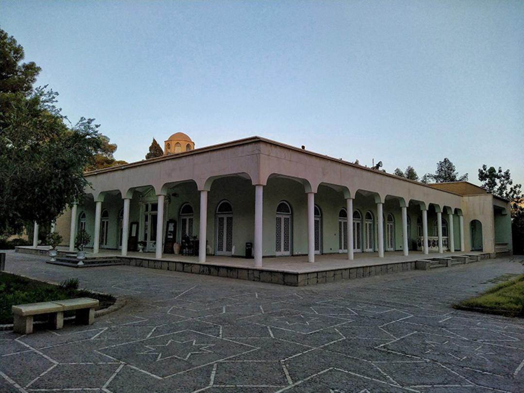 ساختمان موزه قصر آینه