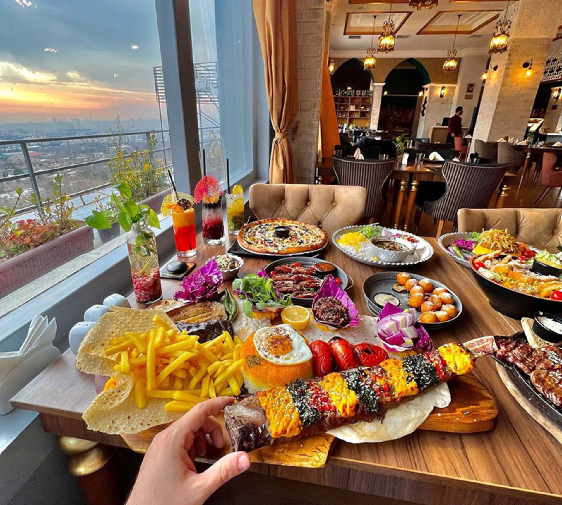 تنوع غذاهای کافه رستوران رزمیلو