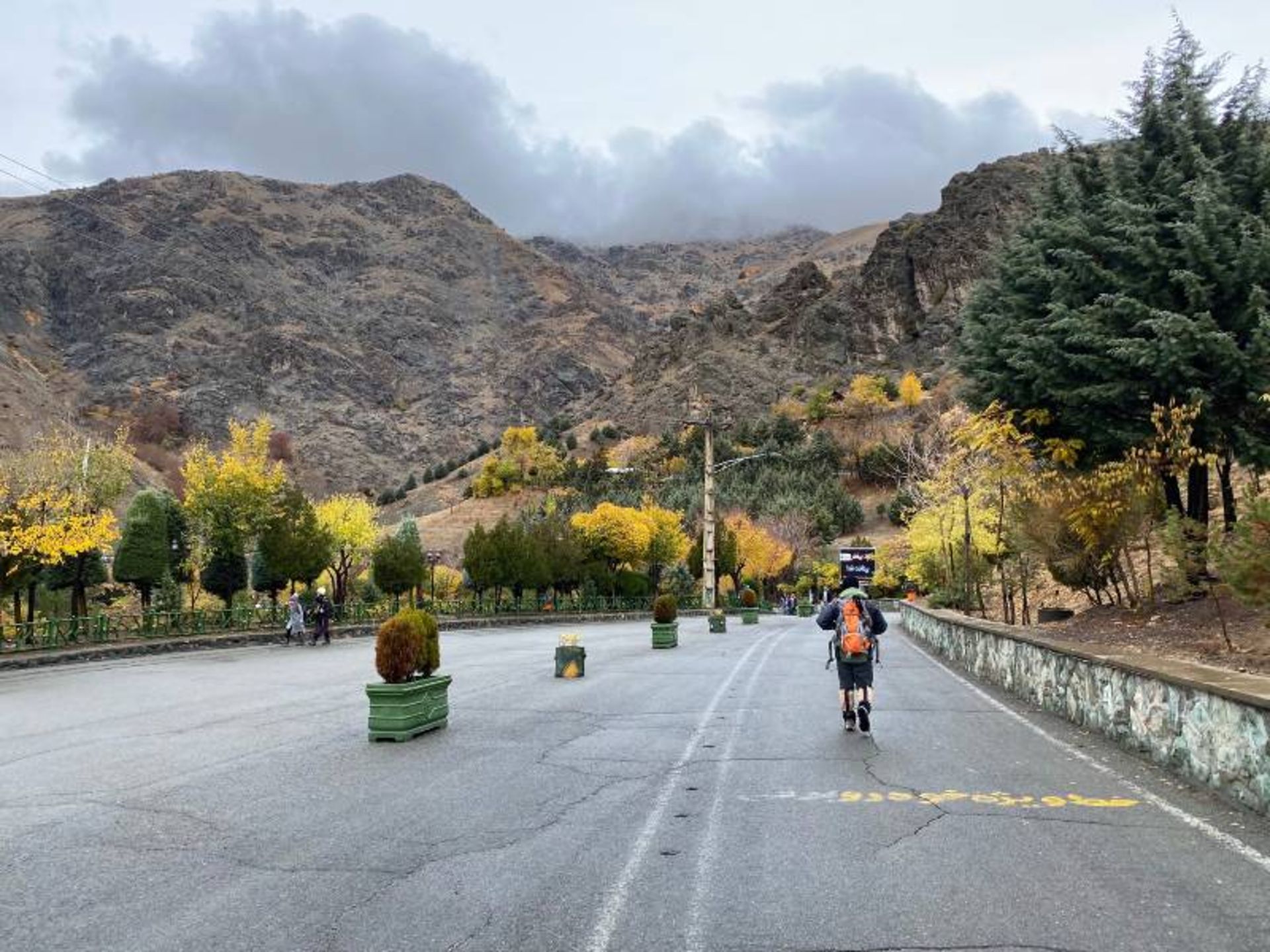پیاده روی در جاده سلامتی توچال تهران