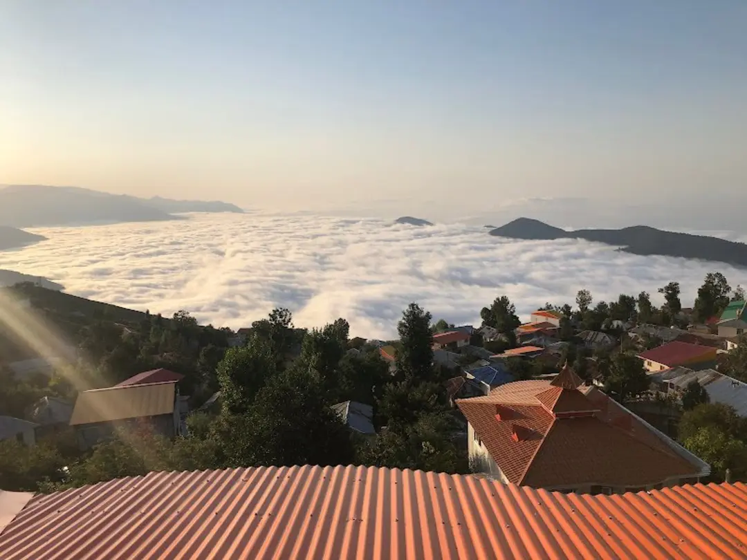 دریای ابر و خانه های روستای فیلبند