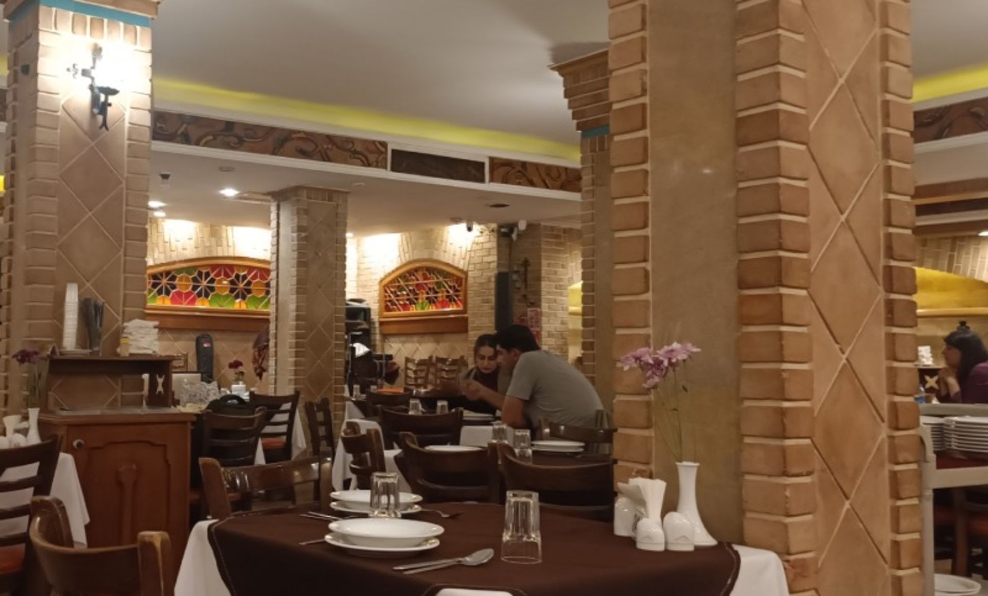 سالن سفره خانه مجموعه رستوران صوفی شیراز