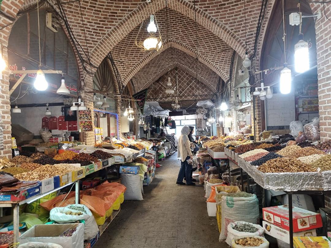 فروشگاه های خشکبار در بازار بزرگ اردبیل