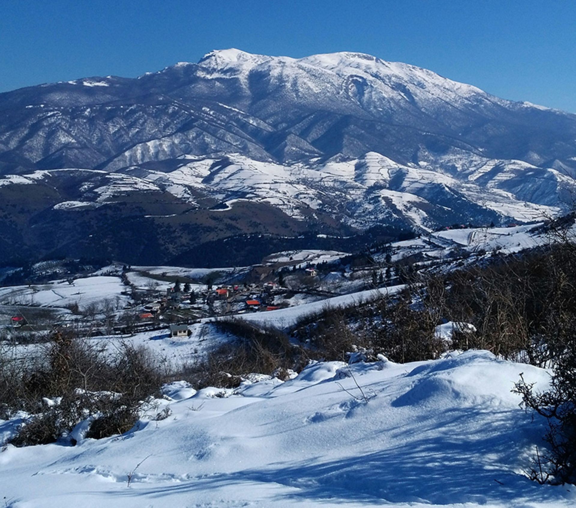 کوه درفک پوشیده از برف