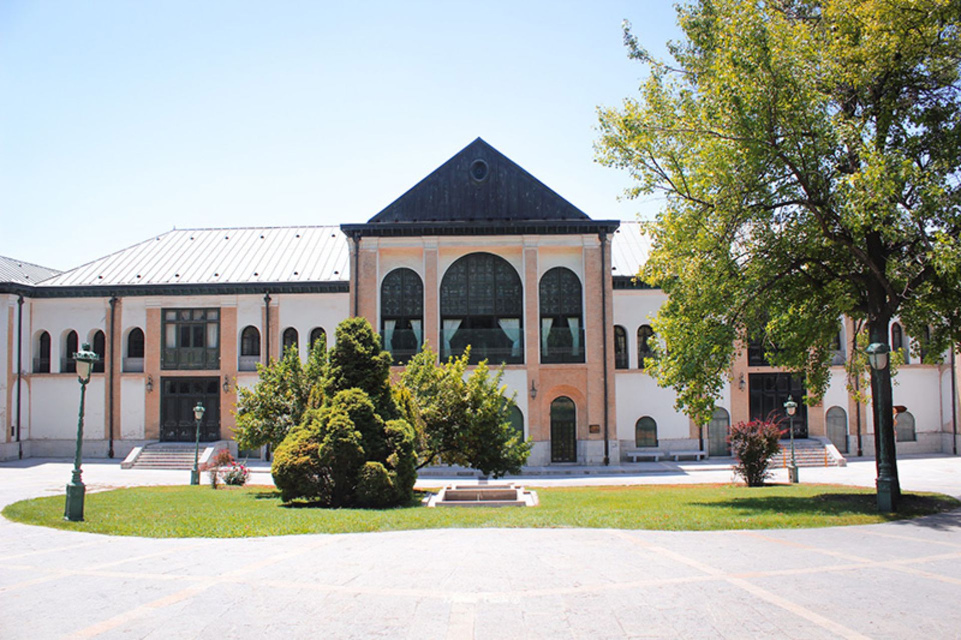کاخ صاحبقرانیه در مجموعه نیاوران