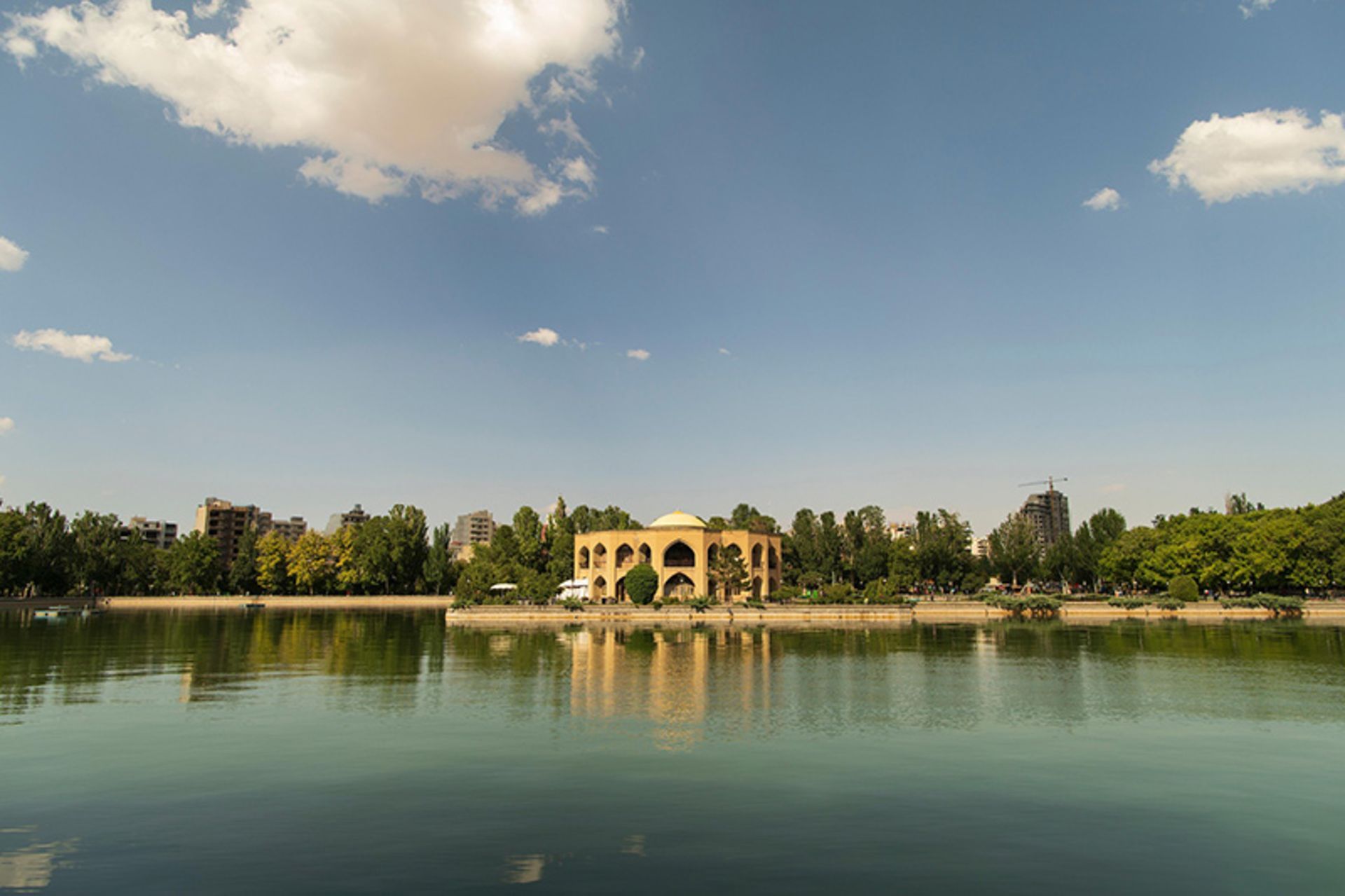 رستوران و عمارت ائل گلی تبریز