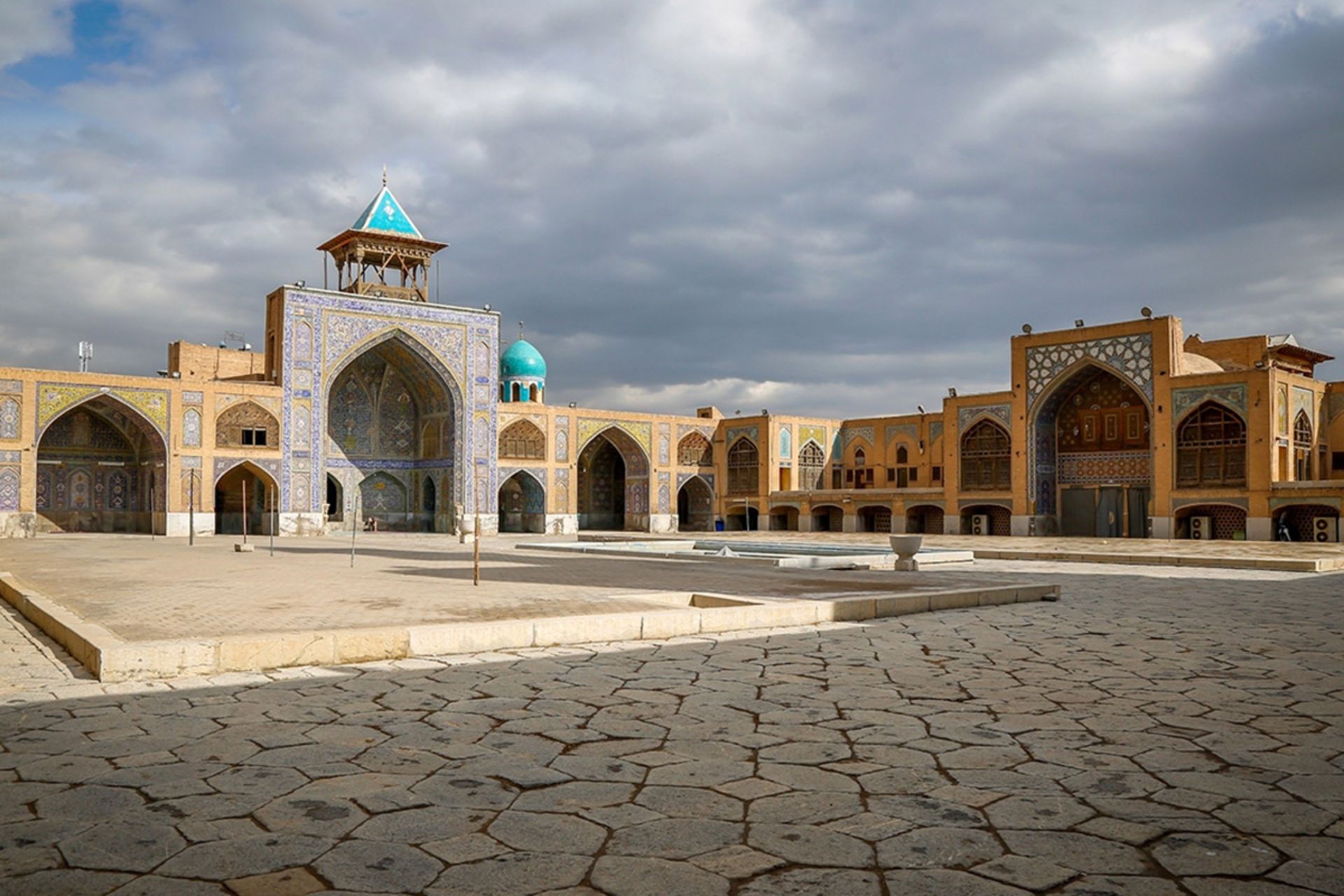 صحن مسجد سید اصفهان