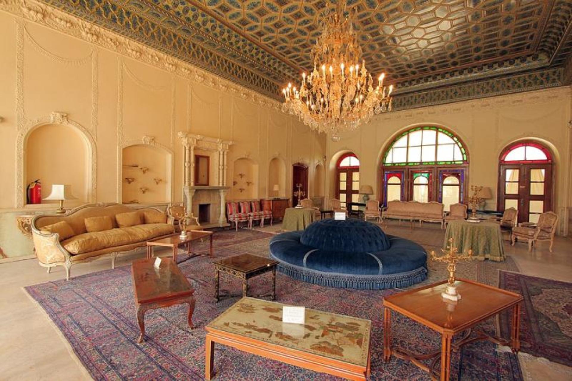 فضای داخلی عمارت باغ عفیف آباد شیراز