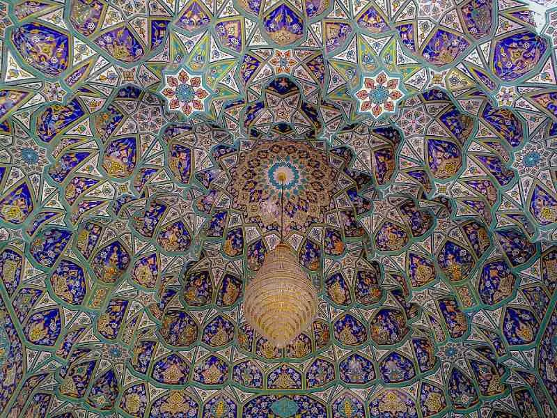 موزائیک‌ کاری سقف آرامگاه شاهچراغ ایران