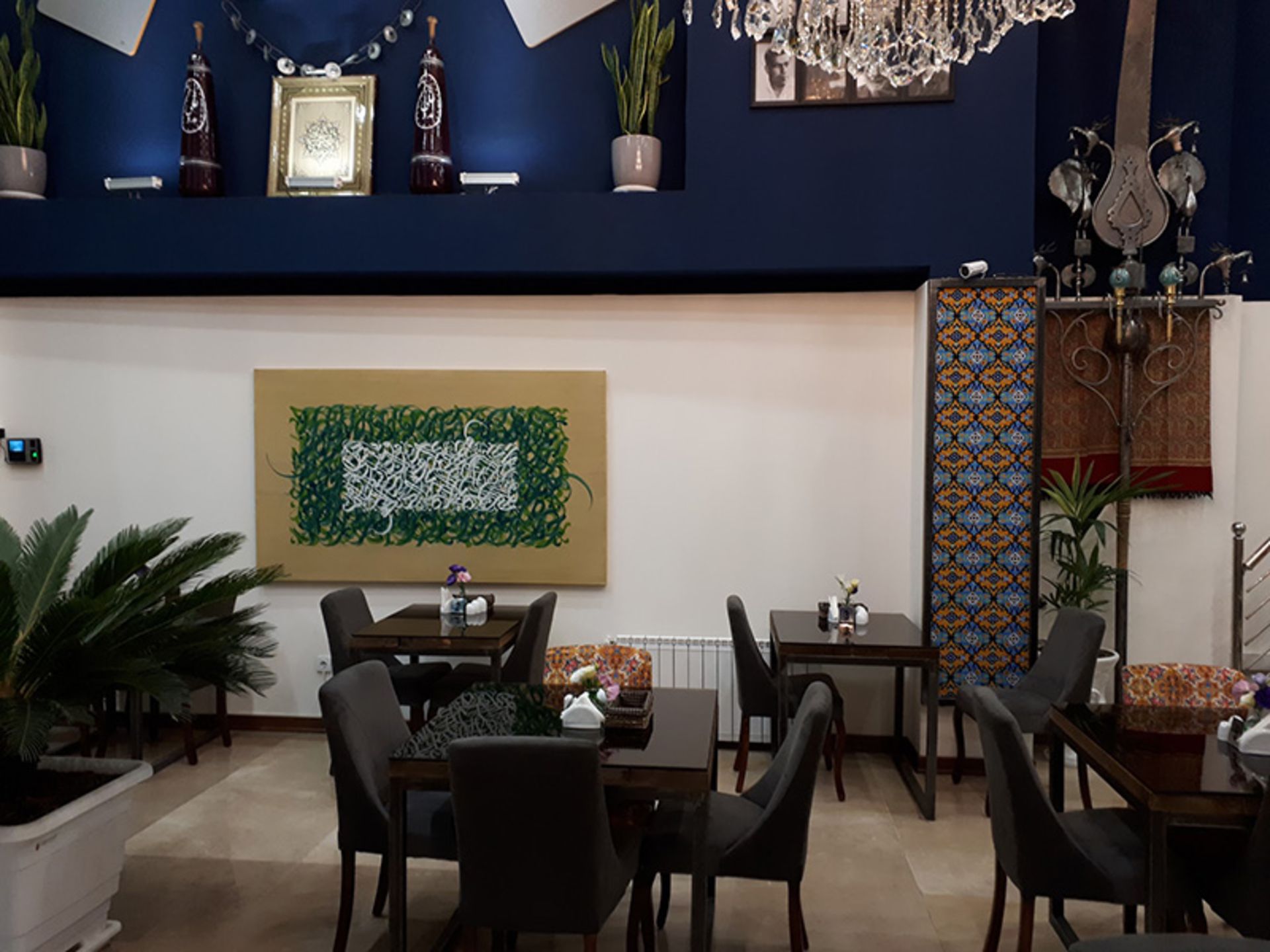 فضای داخلی رستوران برکتی شعبه حکیمیه