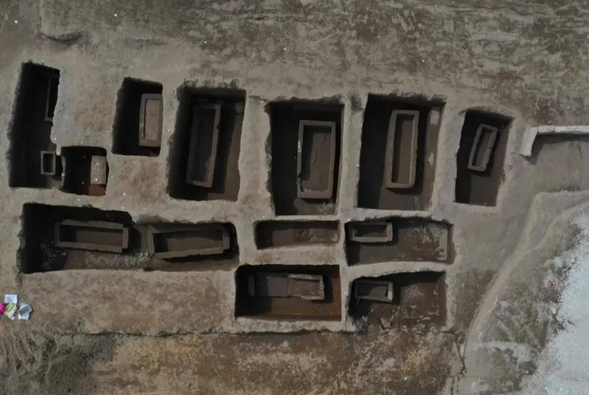 کشف گورستان ۲٬۵۰۰ ساله زیر کارخانه پاستاسازی در ایتالیا!