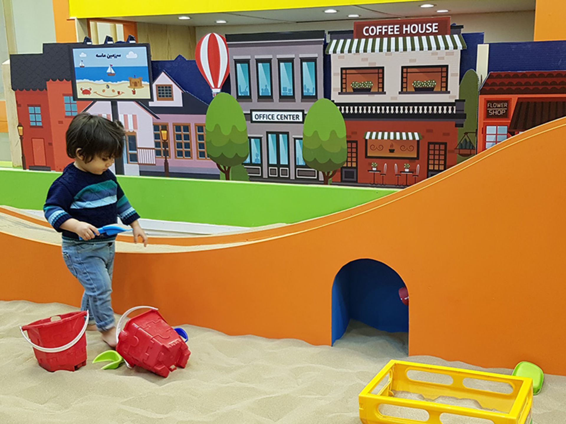 شهربازی سرزمین ماسه در مرکز خرید مگامال