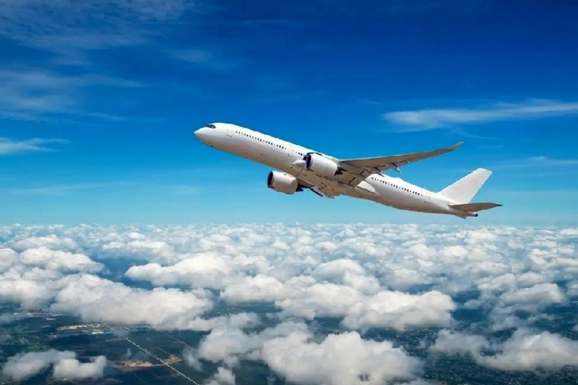 پروازهای عبوری از آسمان ایران