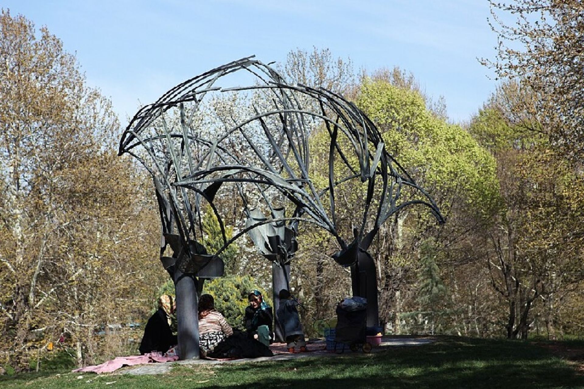 نخل طلایی پارک ملت