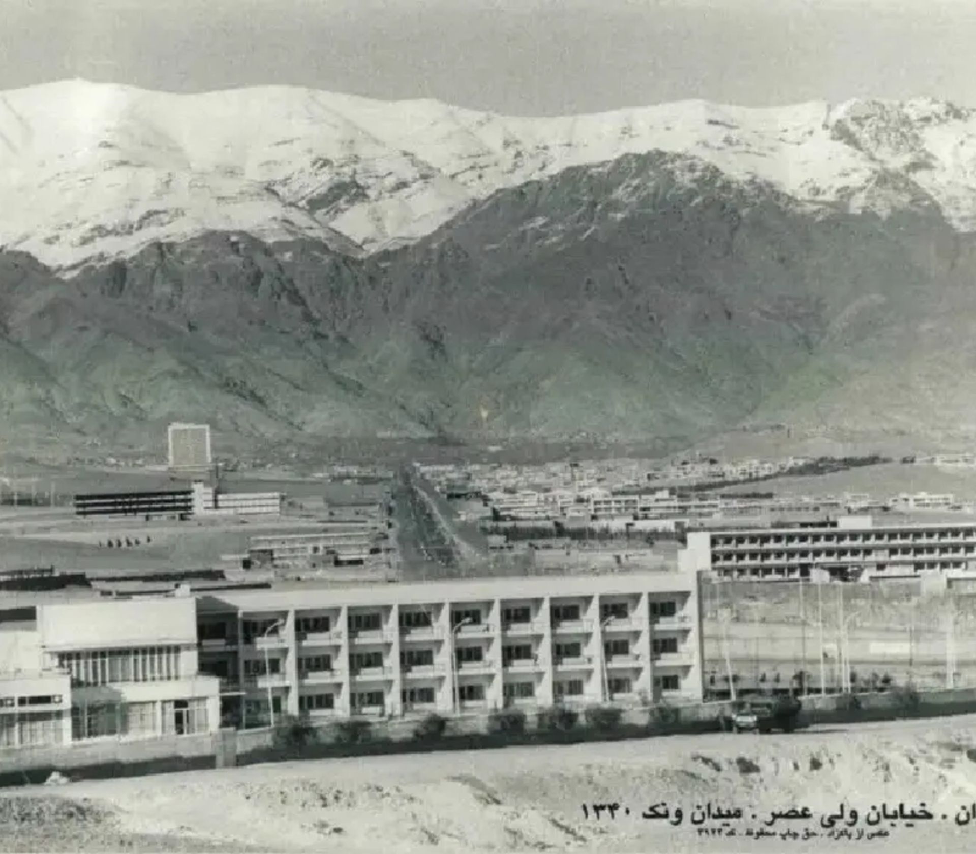 خیابان ولیعصر میدان ونک